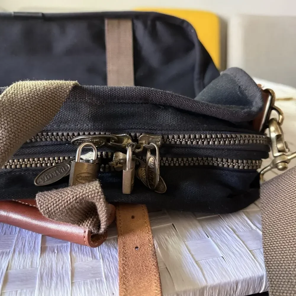 Tumi Dakota Weekender Carry On Bag Black Brown with Original Lock & Keys Travel